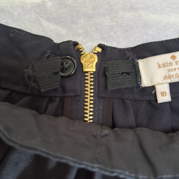 Kate Spade SZ. 10 Navy skirt - Picture 4 of 6